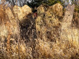 GhostBlind uses mirrors instead of camouflage to blend into the outdoors GhostBlind Mirrored Hunting Blind