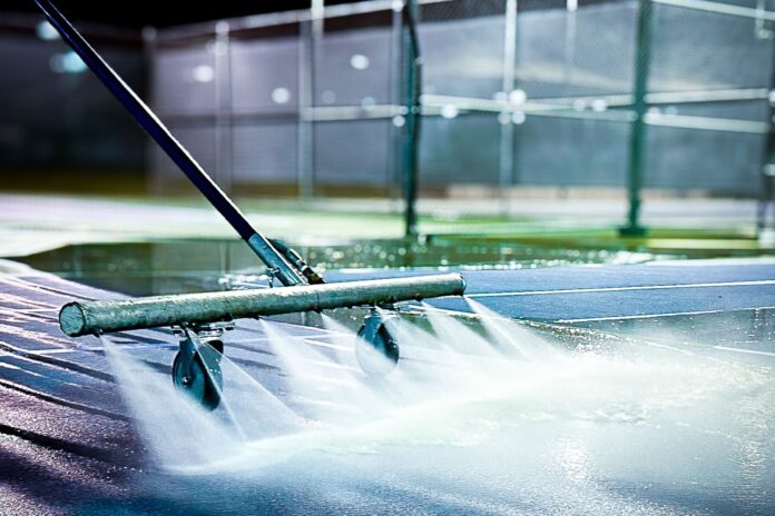 Hydra-Blade Court Cleaning System