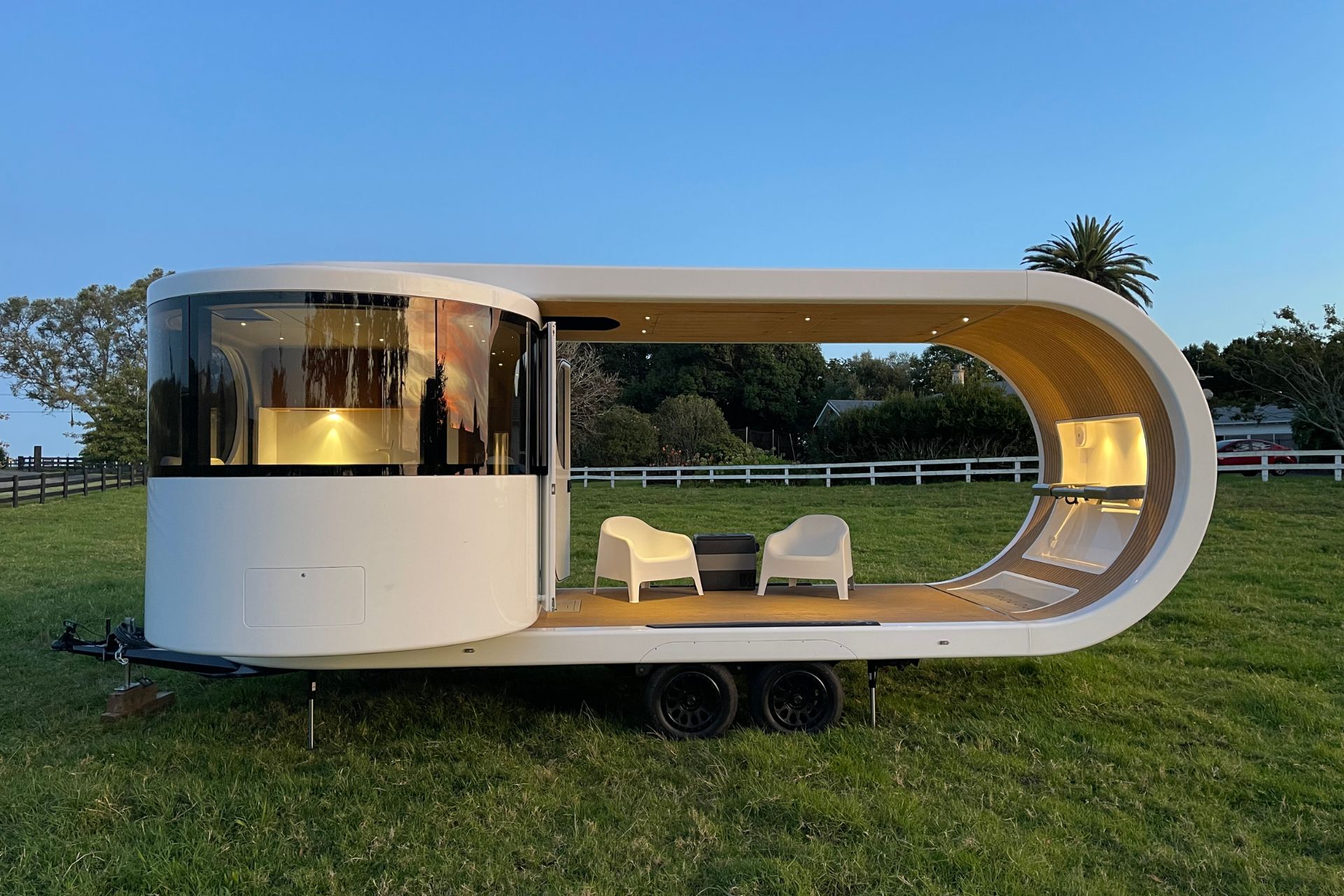 Romotow T7 Rotating Caravan Covered Outdoor Deck