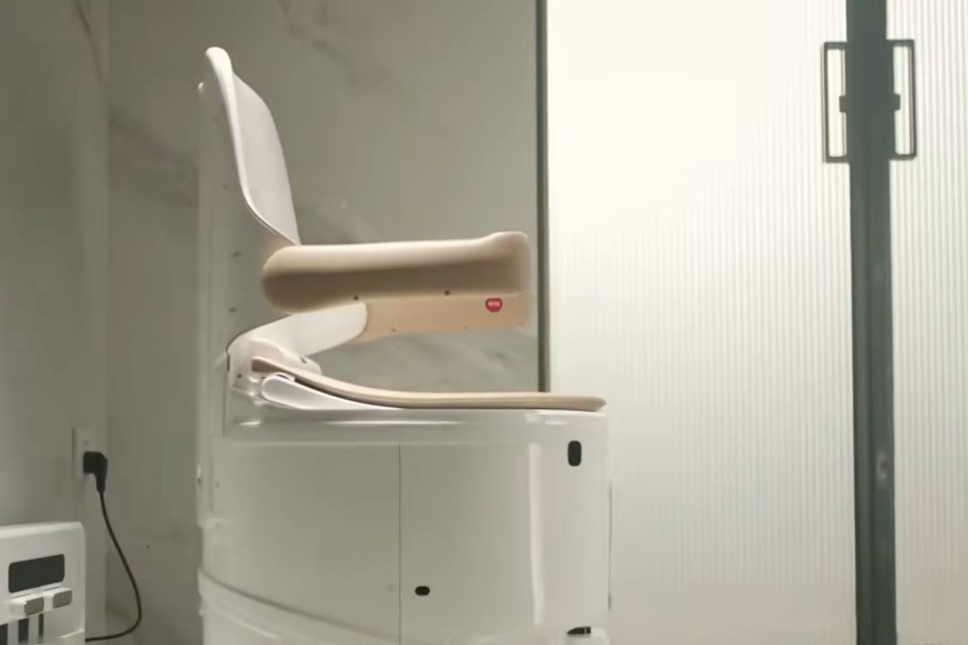 Yueban Xiaoban Self-driving Robot Toilet Docking Station