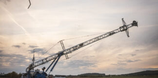 EnerKíte airborne wind energy wing flying above its ground station