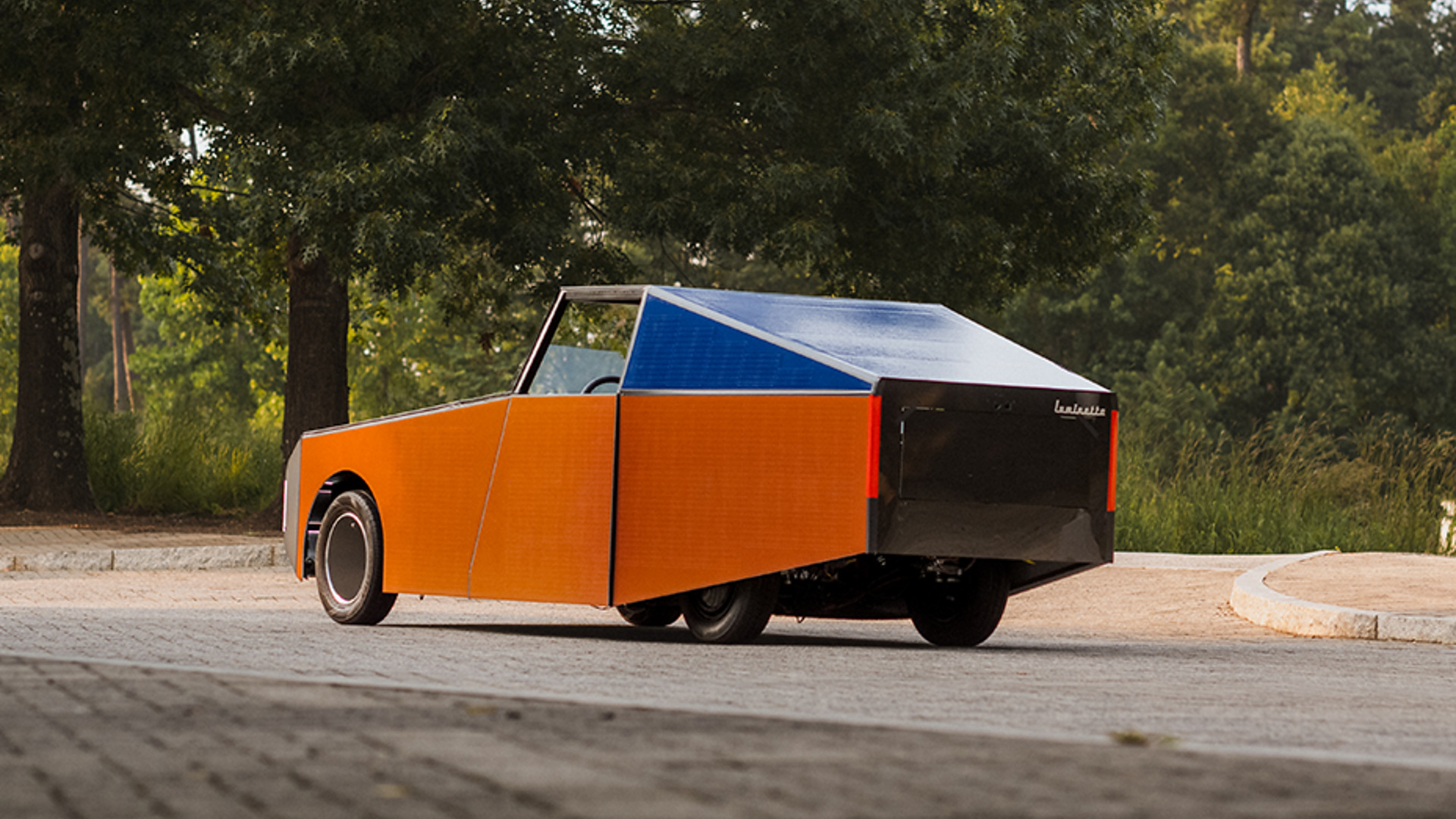 Rear three-quarter view of the Deep Orange 17 Luminetta solar vehicle