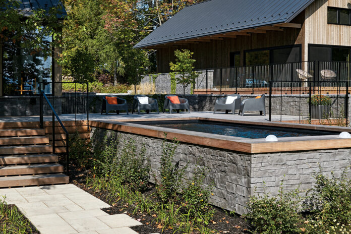 House and pool area finished with Be.On Stone mortarless concrete veneer panels