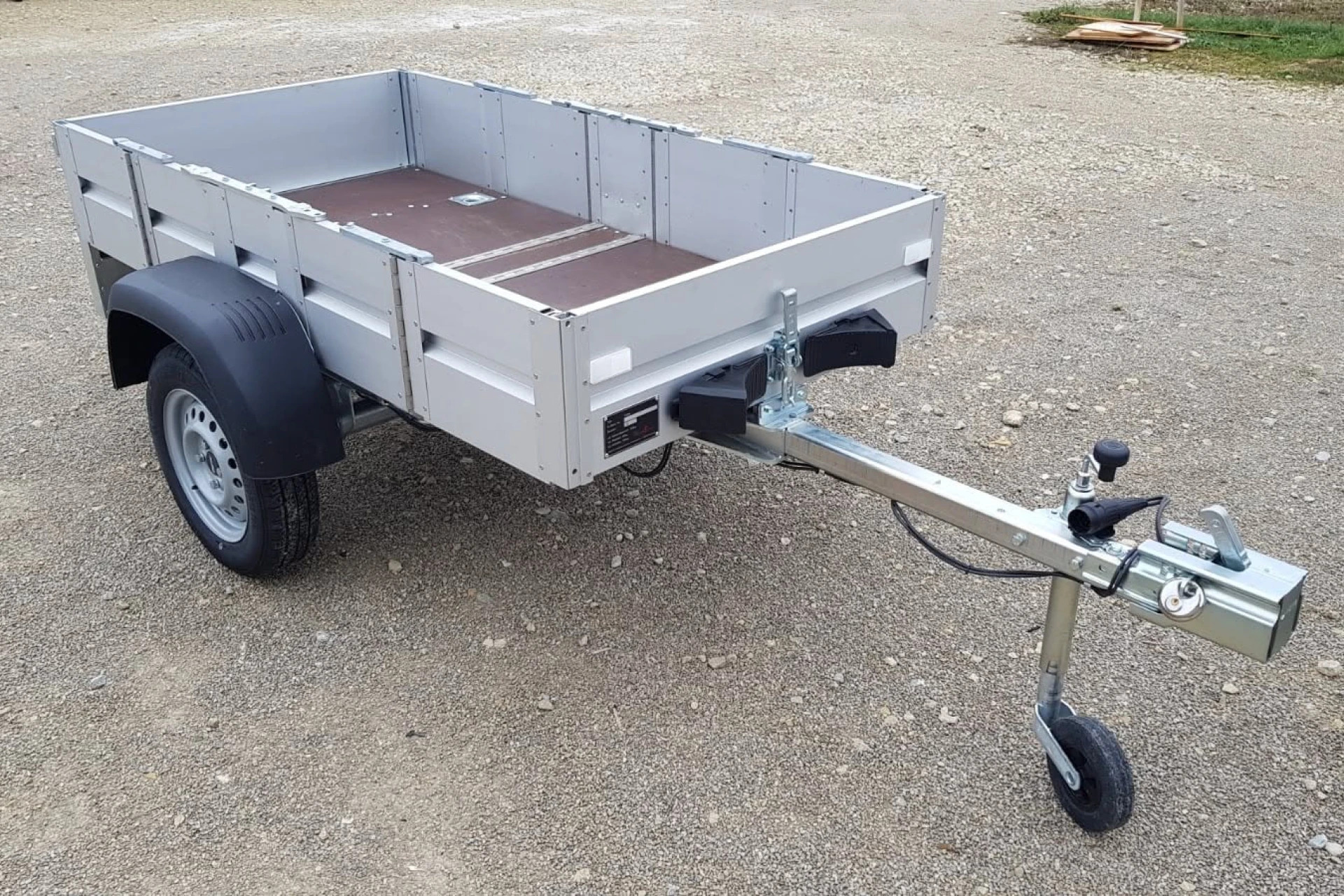 Extended Faltos galvanized steel trailer frame showing its locking hinges